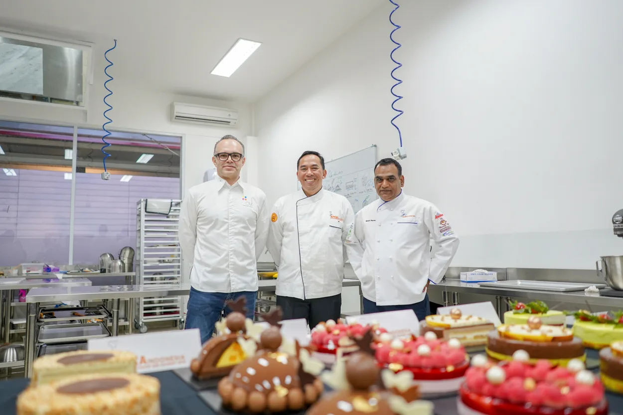 Foto company profile Jakarta - dokumentasi kantor dan team perusahaan modern